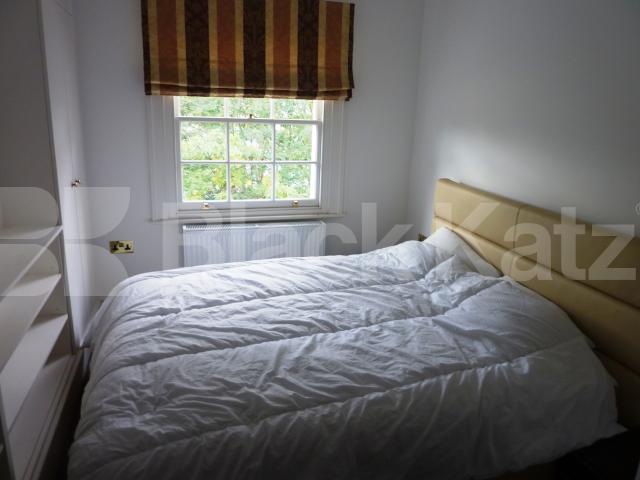 			LUXURY A MUST SEE, 3 Bedroom, 1 bath, 1 reception House			 Oval Road, REGENTS PARK